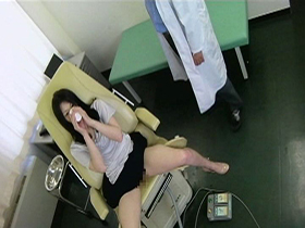 産婦人科レ○プ 睡眠薬を飲ませ寝バック中出しする医師 盗撮映像ベスト4時間22人　サンプル画像13